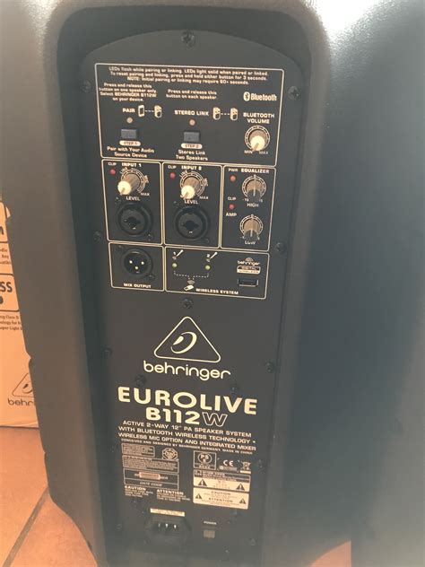 Eurolive B W Behringer Eurolive B W Audiofanzine