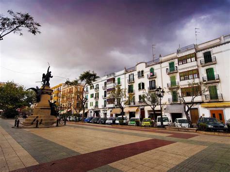 Paseo De Vara Del Rey En Ibiza Ciudad Guía De Viajes Tripkay