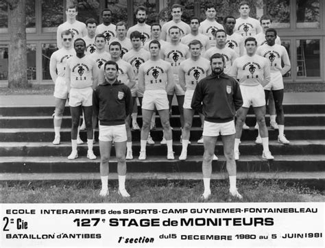 Photo De Classe 127Stage Moniteurs EPS De 1981 EIS DE FONTAINEBLEAU