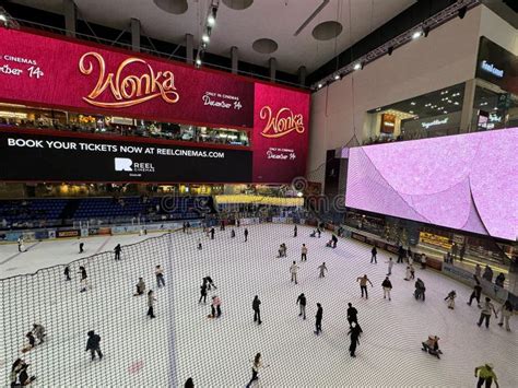 Patinoire Au Centre Commercial Dubai Mall à Dubai Uae Image éditorial