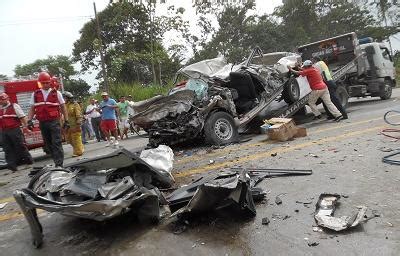 Accidente De Tr Nsito En La V A Santo Domingo La Concordia Deja Dos