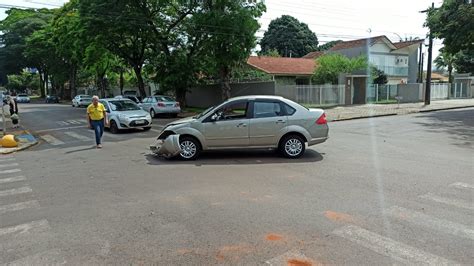 Acidente Envolve Dois Ford Fiesta Em Toledo Radar Bo