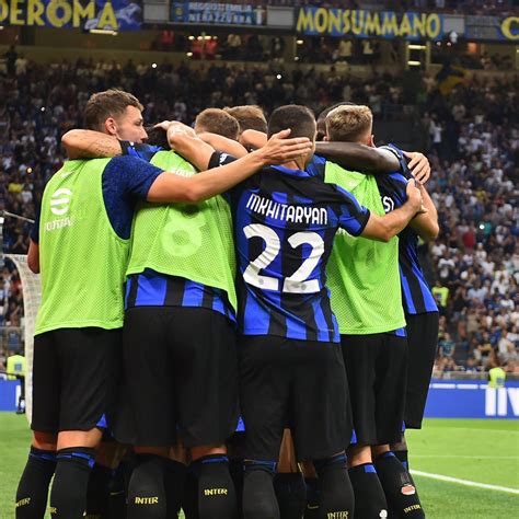 inter thrash fiorentina    join rivals milan  serie  summit