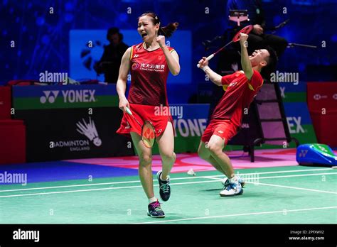 China S Zheng Si Wei Right And Huang Ya Qiong Celebrate Victory Over