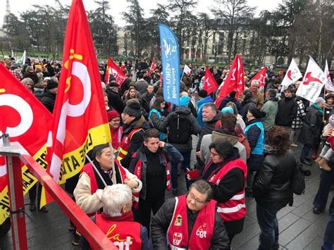 Énorme mobilisation contre la loi immigration 5 000 personnes