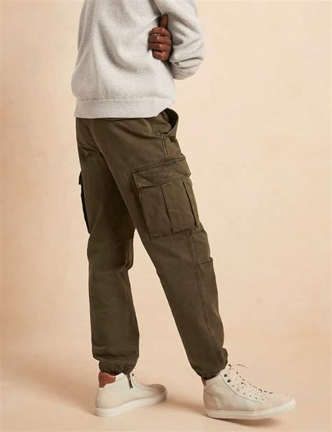 Stylish Olive Green Cargo Pants Outfit Ideas For Men Elevate Your