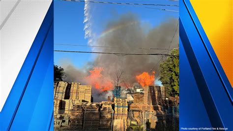 3 Alarm Fire Burns Pallet Recycling Business In Ne Portland