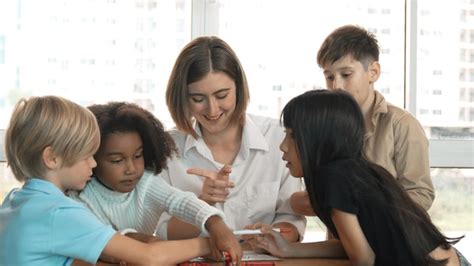 Maestra Profesional Cauc Sica Que Cuenta Historias A Estudiantes