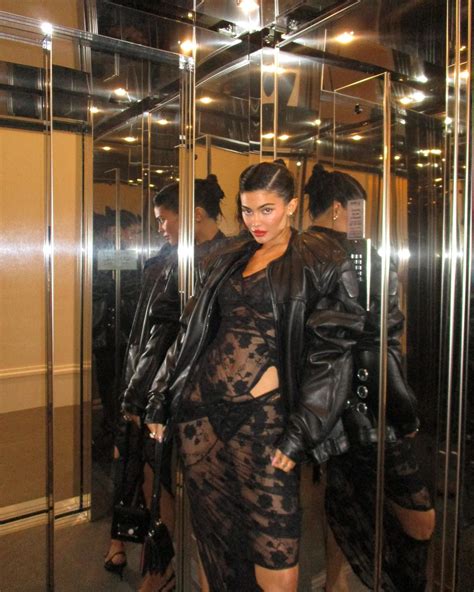Kylie Jenner With Hot Red Lips ThBlog
