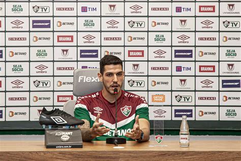 Zagueiro Nino destaca momento do Fluminense e liderança no elenco