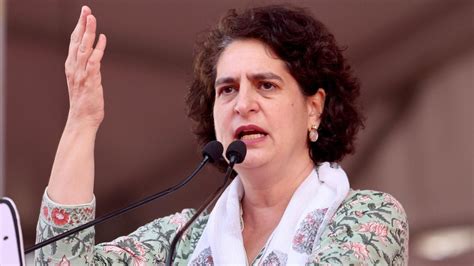 14 लाख करोड़ का कर्ज क्यों लेने जा रही सरकारप्रियंका गांधी का सवाल Priyanka Gandhi