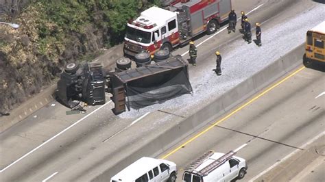 Photos Dump Truck Overturns On I 76 6abc Philadelphia