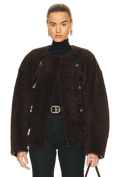 Toteme Teddy Shearling Clasp Jacket In Saddle Brown Fwrd