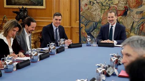 El Rey Felipe Vi Preside Su Primer Consejo De Ministros Con Sánchez De Presidente