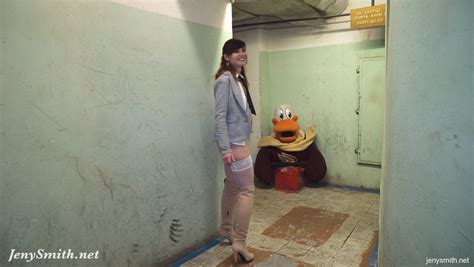 Stunning Hottie Jeny Smith Stripping And Showing Her Pussy Photos