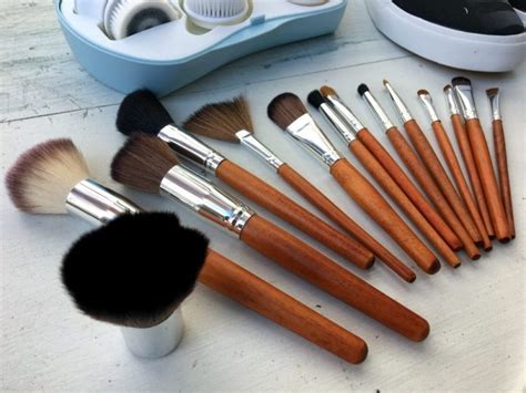 How To Clean Makeup Brushes Best Way To Wash At Home Ladylife