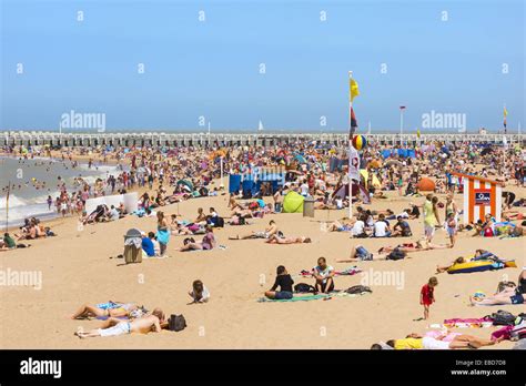 Oostende beach hi-res stock photography and images - Alamy