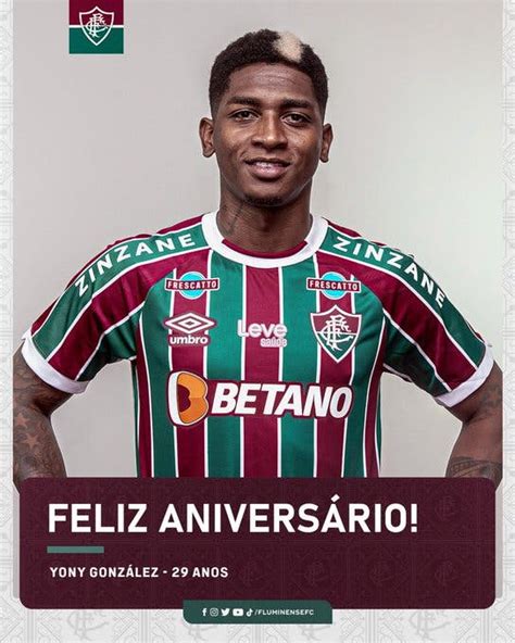 De volta ao Fluminense aniversariante Yony González é parabenizado nas