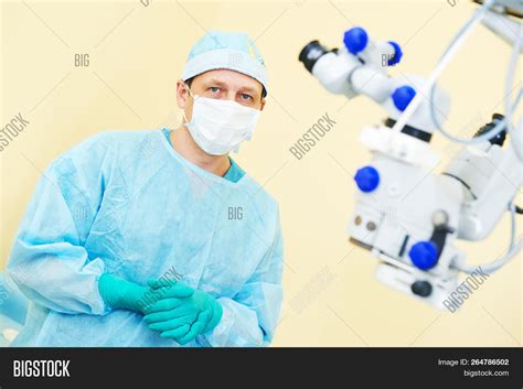 Doctor Ophthalmologist Image & Photo (Free Trial) | Bigstock