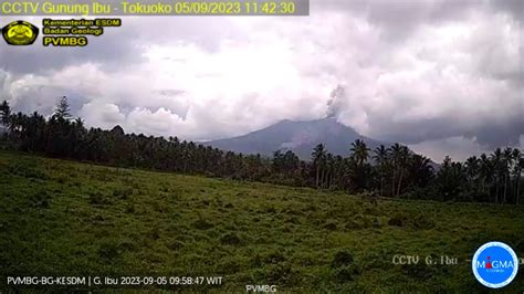 Gunung Ibu Erupsi Semburkan Kolom Abu 600 Meter Di Atas Puncak