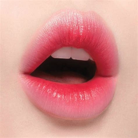 Pin By Gina Yan On Lips Lipstick Tutorial Lip Makeup Trendy Makeup