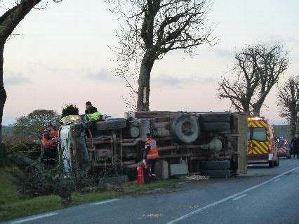 Le Verglas Est De Retour Un Camion Se Retourne Sancerre