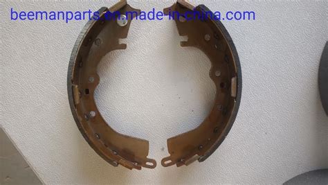 Good Quality Auto Spare Part Disc Brake Shoe For Toyota Truck