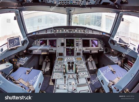 105 Airbus a320 neo cockpit Images, Stock Photos & Vectors | Shutterstock