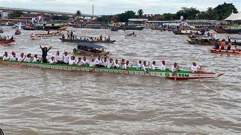 Video Sengitnya Lomba Perahu Bidar Di Palembang Empat Perahu