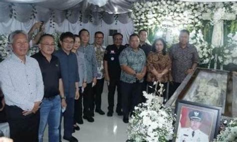 Wabup Minahasa Robby Dondokambey Dan Jajaran Hadiri Ibadah Penghiburan