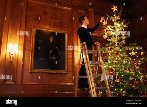 Holyrood Palace Throne Room Hi Res Stock Photography And Images Alamy