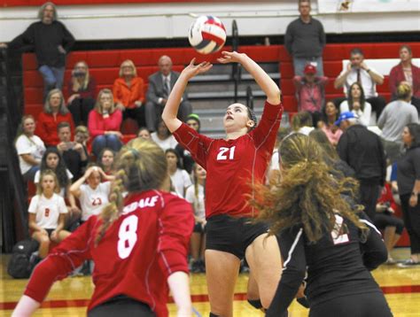 Knutson Sisters Share Setting Responsibilities For Red Devils Chicago