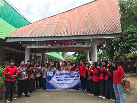 Martabe Prestasi Goes To School Increases Student Motivation Towards