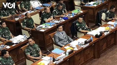 Raker Dengan Komisi I Tempat Duduk Panglima Tni Dan Ksad Dipisahkan