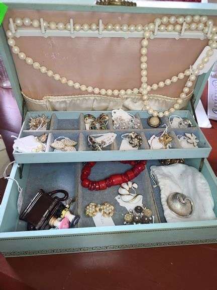 Vintage Light Blue Jewlery Box And Costume Jewelry Baker Auctions And Real Estate Llc