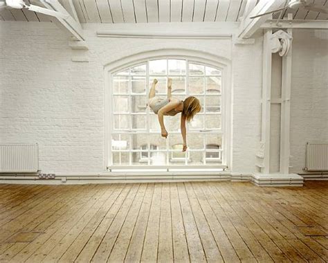 Sam Taylor-Wood - Gracefully Suspended (10 photos)