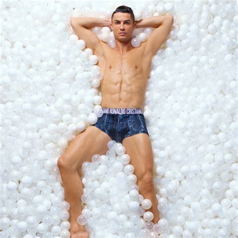 Cristiano Ronaldo Six Pack Workout Trends