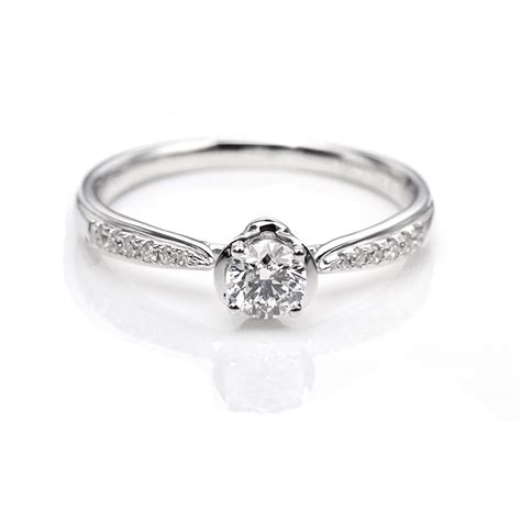 Tiaria Sparkling Flight Engagement Ring Perhiasan Cincin Tunangan Emas