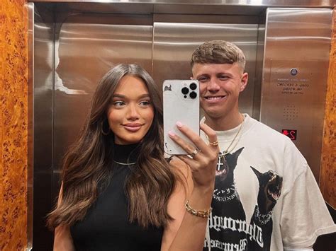 Louis Tomlinsons Sister 19 Reflects On ‘cruel Backlash To Being A