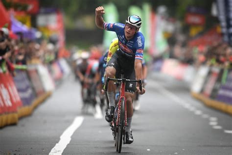 Großer Preis der Wallonie Mathieu van der Poel sprintet zum Sieg BRF