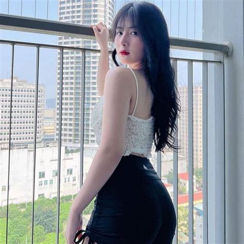 79 Ảnh Quỳnh Alee sexy mặc bikini khoe hàng gợi cảm GenZ Relax