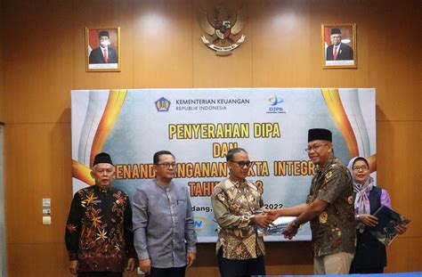 Penyerahan Dipa Tahun Anggaran Dan Penandatanganan Pakta Integritas