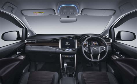 Toyota Kijang Innova Interior - Pengepul Mobil