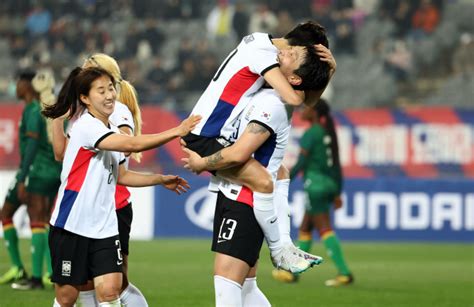 ‘이금민 헤트트랙 한국 女축구 잠비아 5 0 대파 아시아투데이