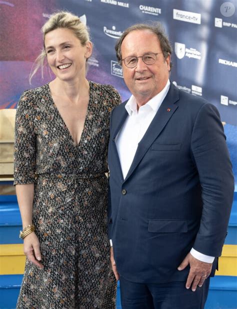 François Hollande et Julie Gayet rayonnent côte à côte une nouvelle