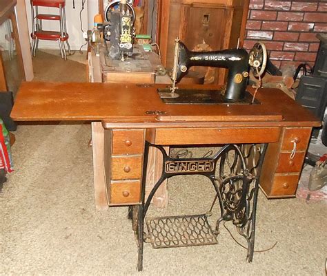 Singer Model 66 Sewing Machine With Treadle 1927 Collectors Weekly