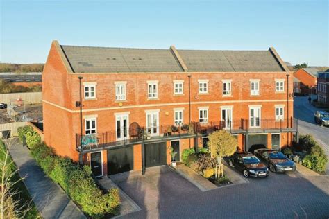 Cogent Crescent Newbury Berkshire Rg14 4 Bedroom Town House For Sale