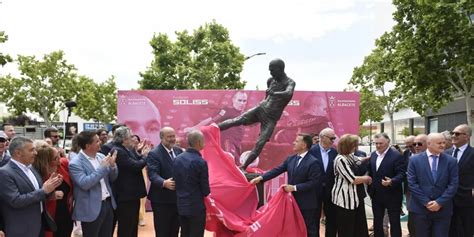 Albacete Inaugura La Escultura De Andr S Iniesta Que Simboliza Su Gol