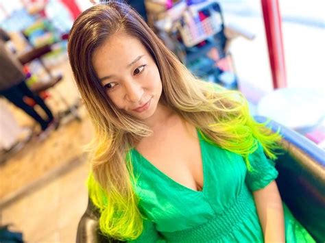 ปักพินในบอร์ด 2022 Autumn Instagram