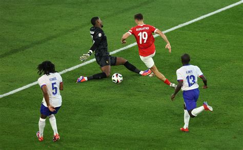 Entrée en lice réussie les Bleus se contentent d un pion pour débuter